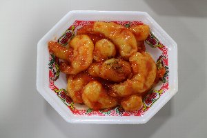 Thawed shrimp with chili sauce